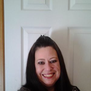 Meet your Posher, Lora